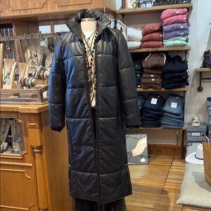 Mauritius Black Leather Puffer Coat with Quilted Design. NWT.